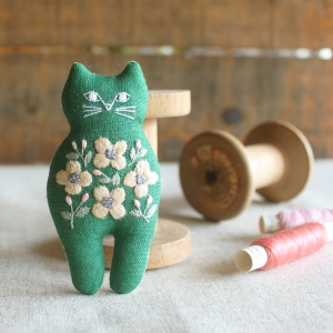ピース Piece ピース 刺しゅうキット nekogao ブローチキット 小花 PHC-124-3